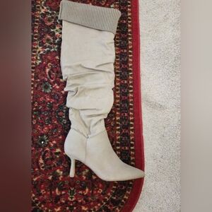 Beige boots